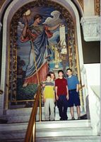 The Lanza family posing for a photo in front of the Mosaic of Minerva in the Library of Congress Thomas Jefferson Building, Washington, D.C. Source: twitter.com/011101i1/status/1566415140840476674
